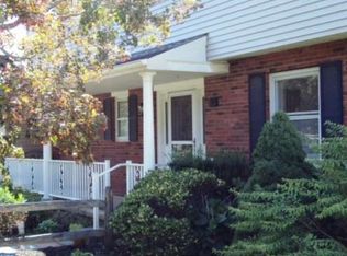 29 Continental Ln, Titusville, NJ 08560