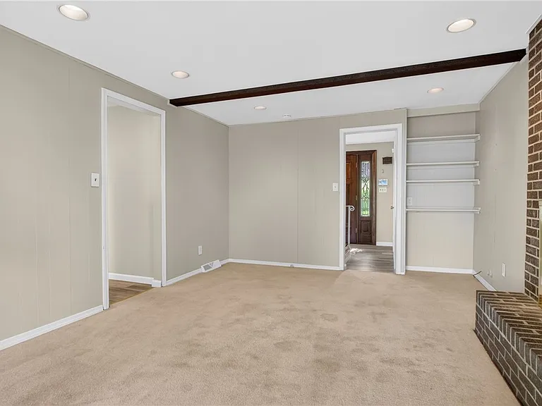 219 Main Entrance Dr — Photo 18