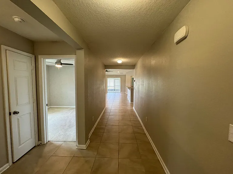 604 Champion Ridge Dr — Photo 5