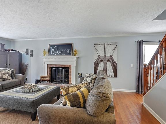 5th image of 172 Knollwood Dr