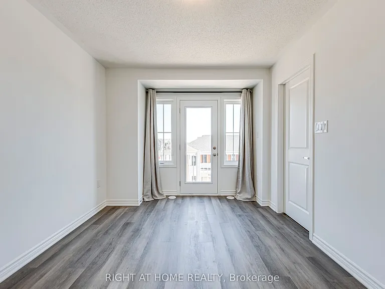 1805 Thames Cir — Photo 21