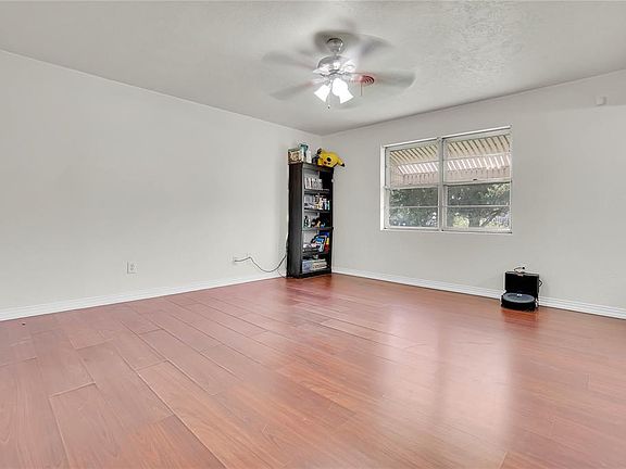 5th image of 314 NW 62nd St