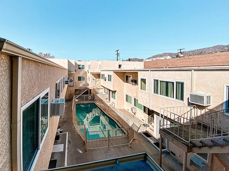 625 E Verdugo Ave #F — Photo 15