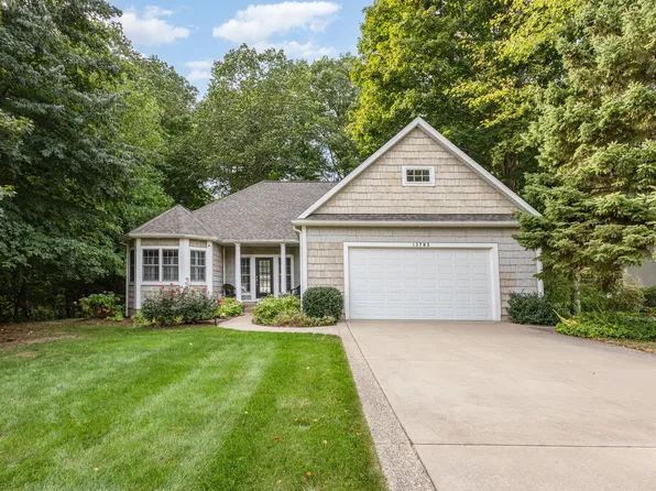 13785 Lake Sedge Dr, Grand Haven, MI 49417