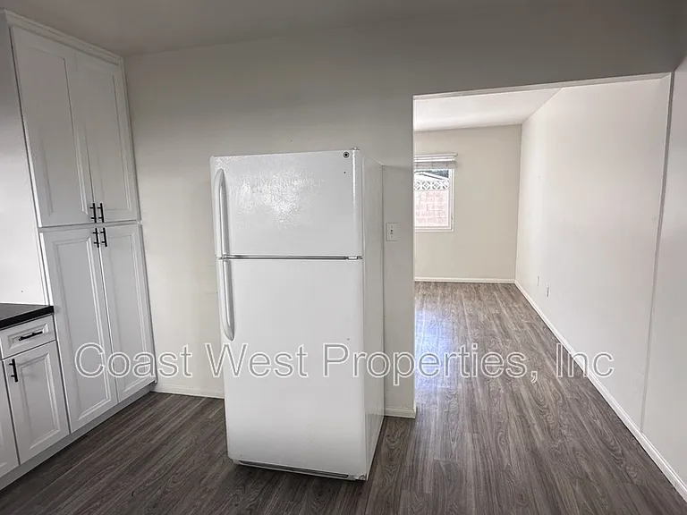 3837 1/2 Kendall St — Photo 10