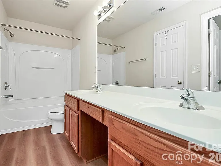 915 Par One Ct — Photo 23