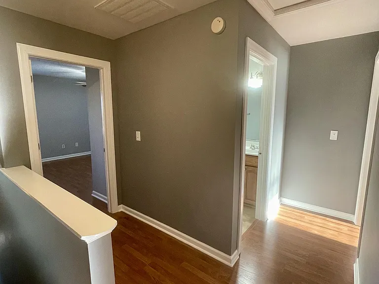 218 Colonnade St — Photo 14