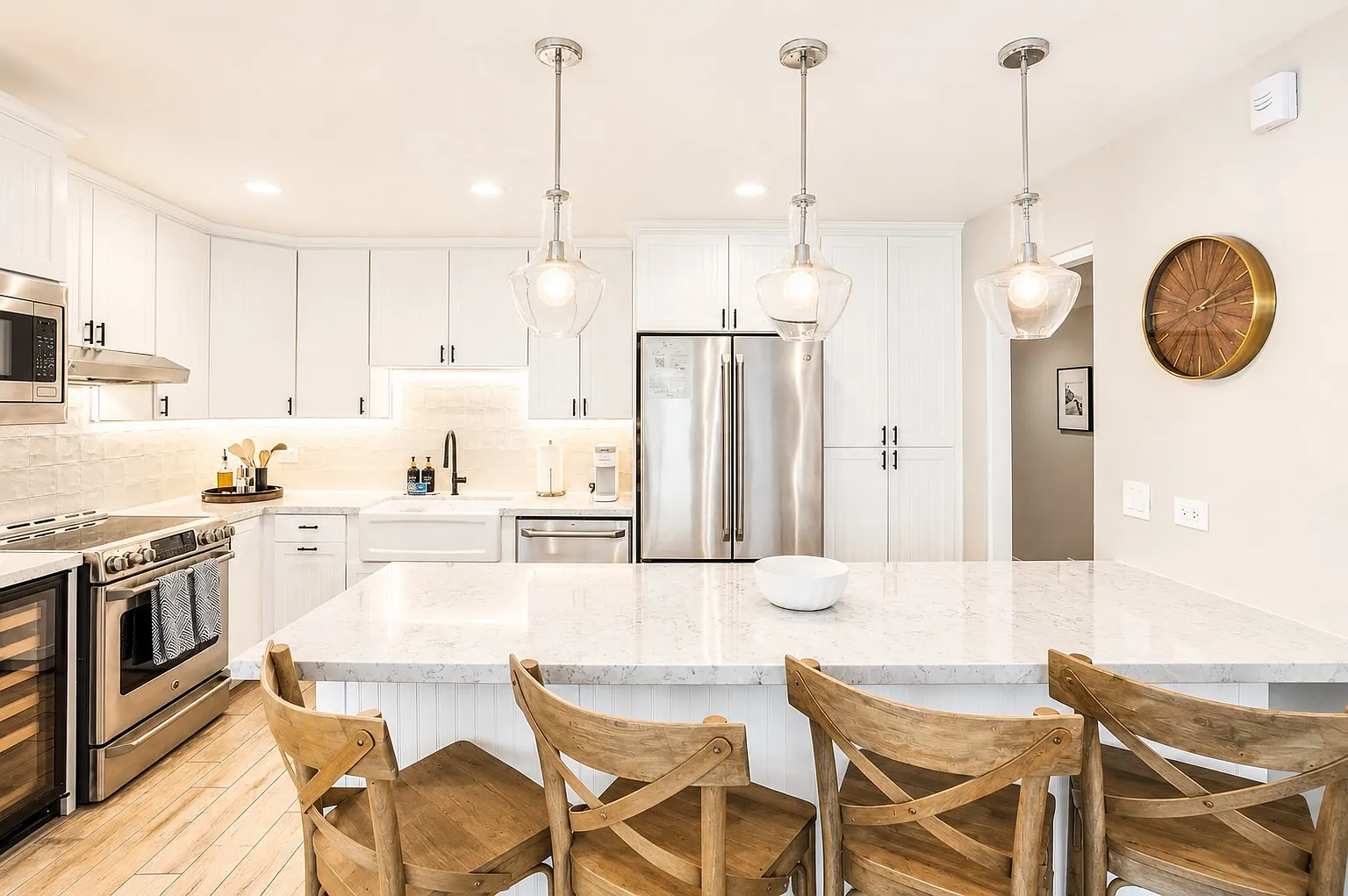 3850 Riviera Dr — Photo 3