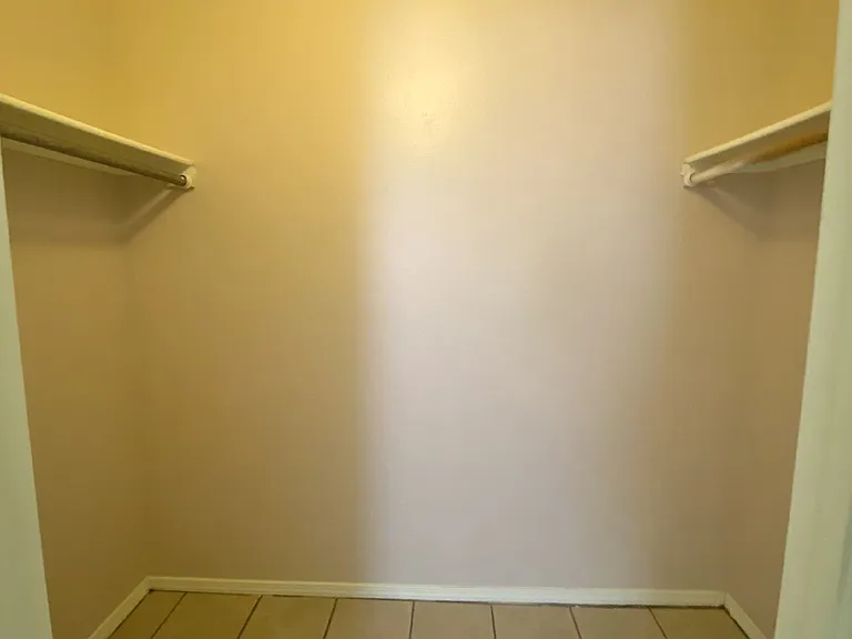 2 bed, 1.0 bath, 900 sqft, $1,195 — Photo 13