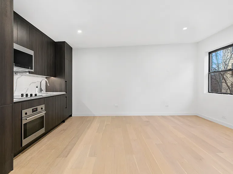 184 Prince St #3 — Photo 6