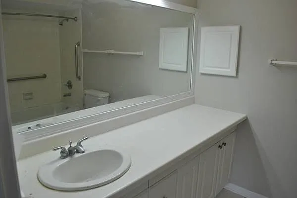 577 Dellingham Dr #B — Photo 20