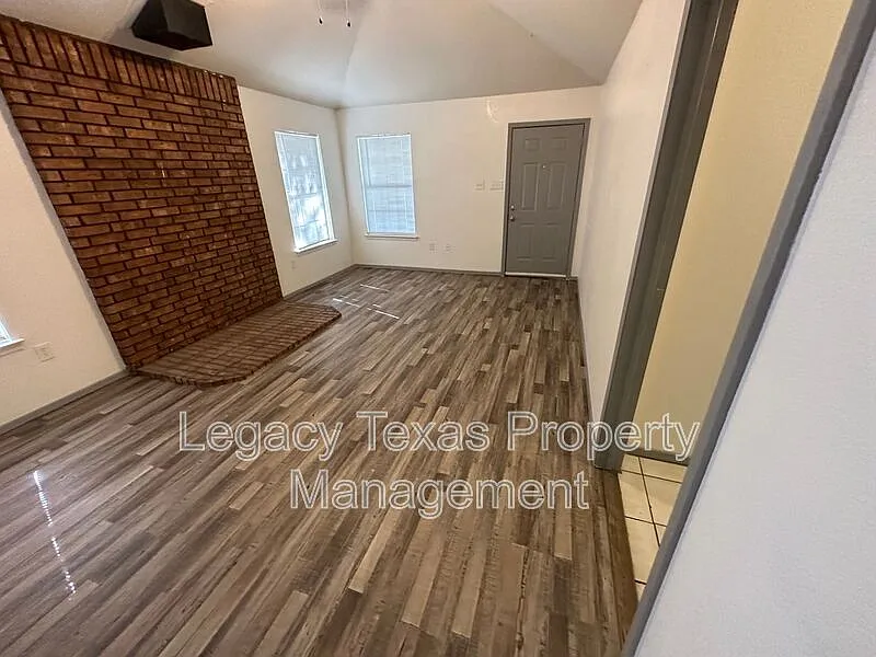 2 bed, 2.0 bath, 1224 sqft, $1,600 — Photo 3