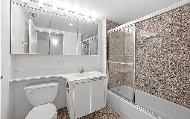 2nd image of 207 E 37th St #8GG