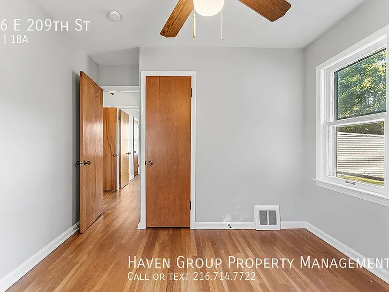 866 E 209th St — Photo 11