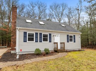 4 Edgewater Dr W, East Falmouth, MA 02536