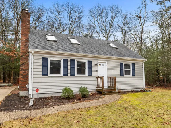 4 W Edgewater Drive, East Falmouth, MA 02536
