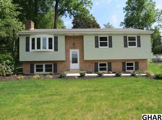 1382 Fox Glen Rd, Hummelstown, PA 17036