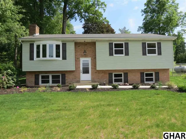 1382 Fox Glen Rd, Hummelstown, PA 17036