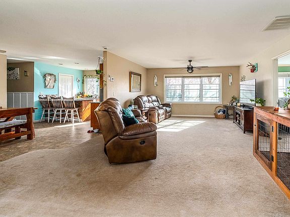 5th image of 15588 Becker Rd