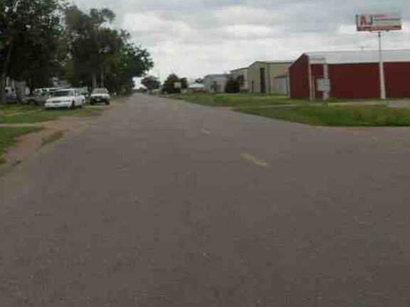 Exterior Neighborhood (street photo)