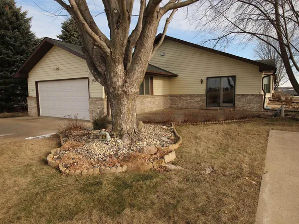 1924 23rd St #8, Spirit Lake, IA 51360