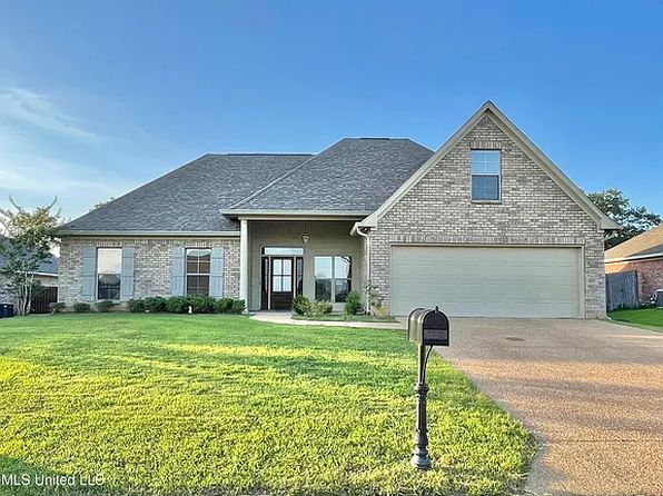 110 Countrywood Pl