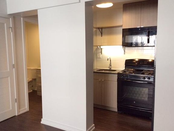 2nd image of 5401 N Winthrop Ave #5411416