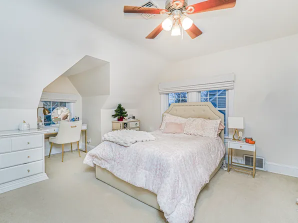 133 Goodwin Avenue image 27 of 53