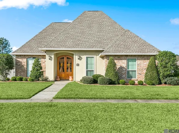 34113 Spring Lake Dr, Walker, LA 70785