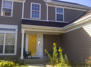 197 S Osage Ct, Round Lake, IL