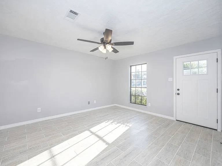 6672 Cortez Cir — Photo 11