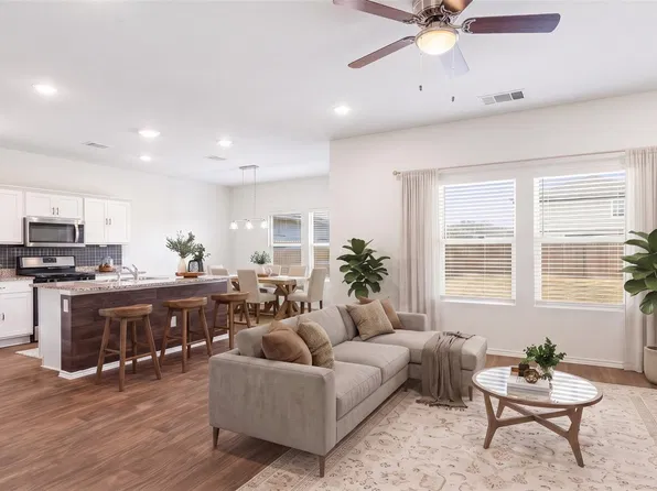 144 Harvest Creek Dr, Uhland, TX 78640