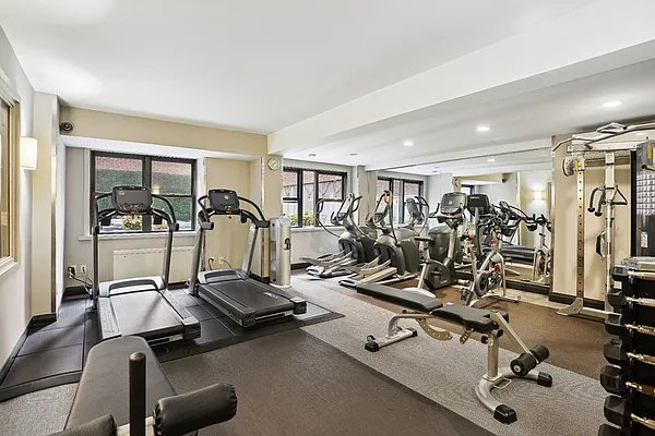 Rented by Greystar | media 13