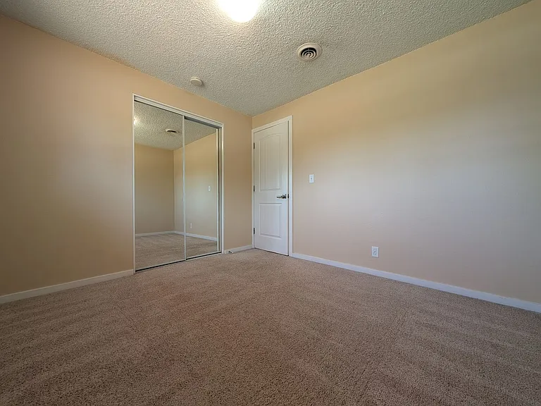 2145 Laurelhurst Dr — Photo 13