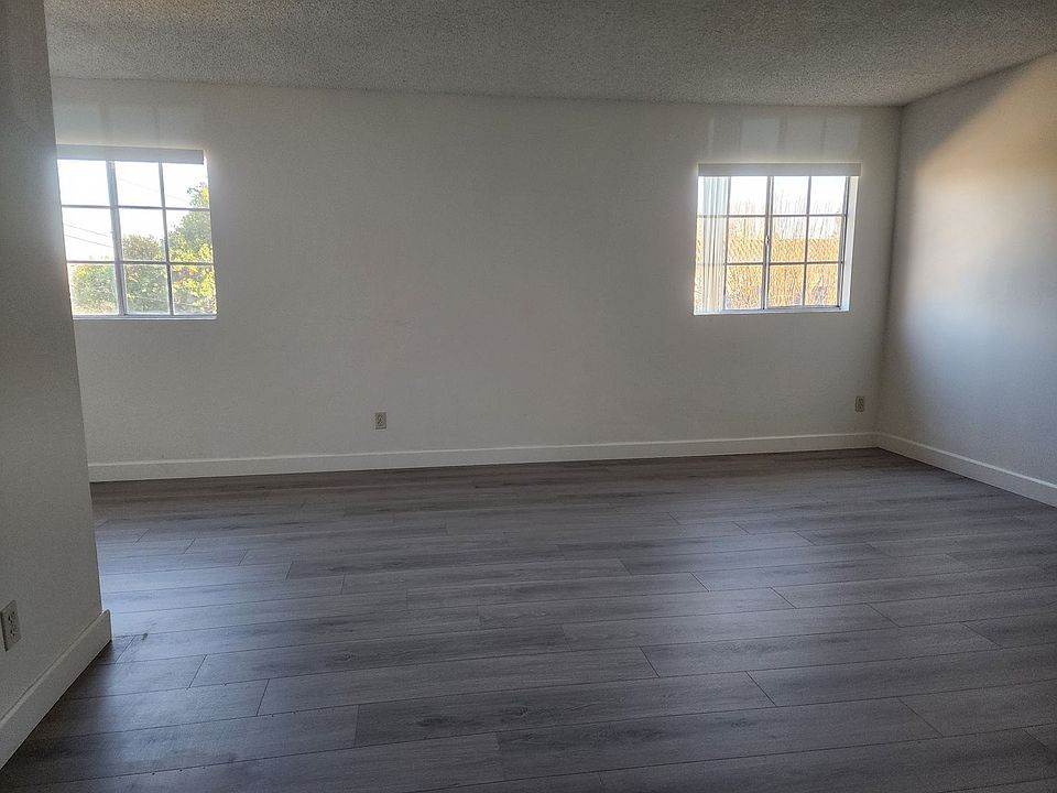 2nd image of 12100 Ferris Rd #12102