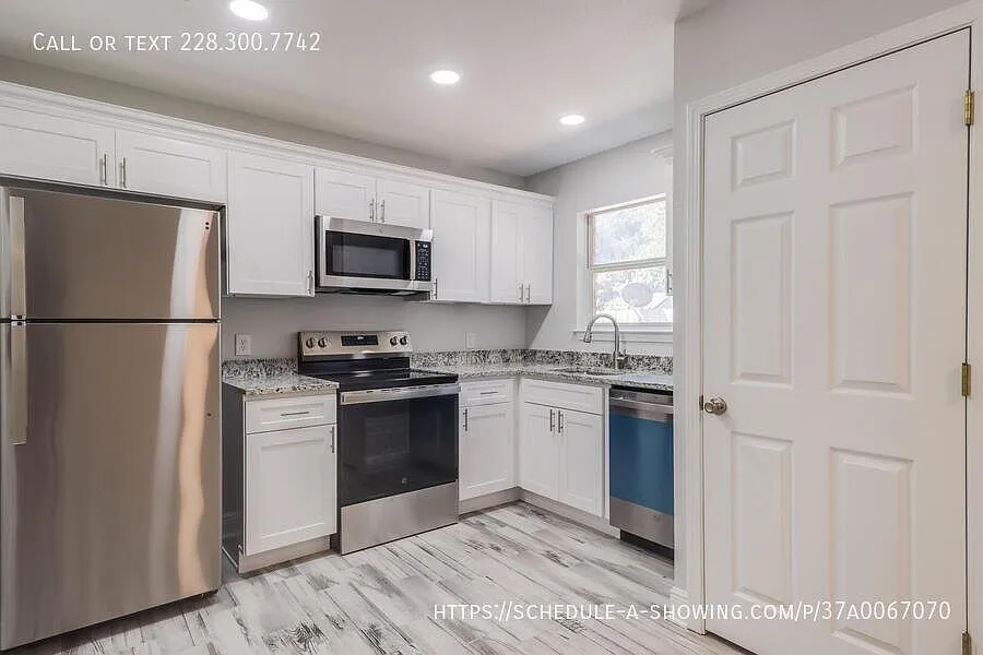 2 bed, 2.5 bath, 1000 sqft, $1,250 — Photo 3