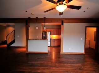 212 S Buchanan St APT J, Edwardsville, IL 62025