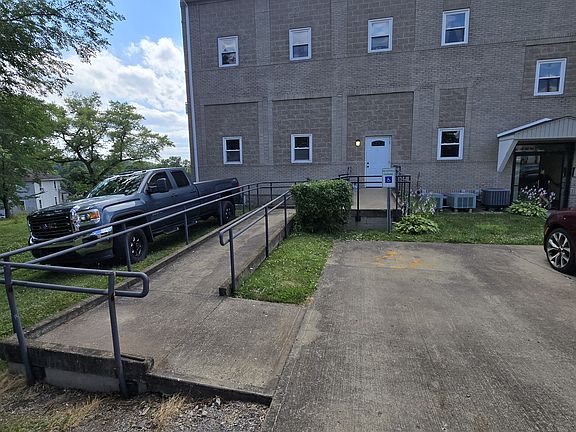 3rd image of 1540 Lisbon St
