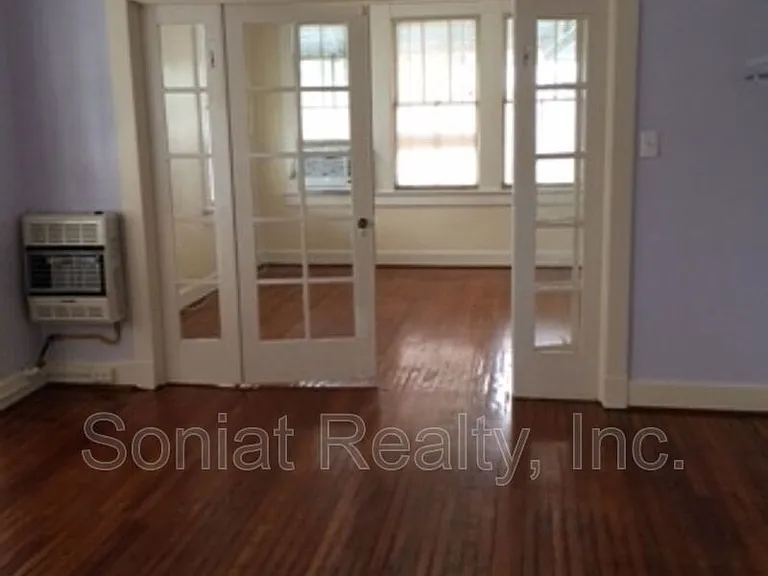 5324 Prytania St — Photo 3