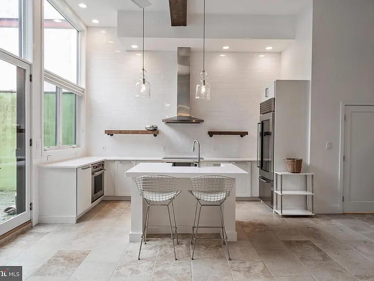 313 Fulton St — Photo 3