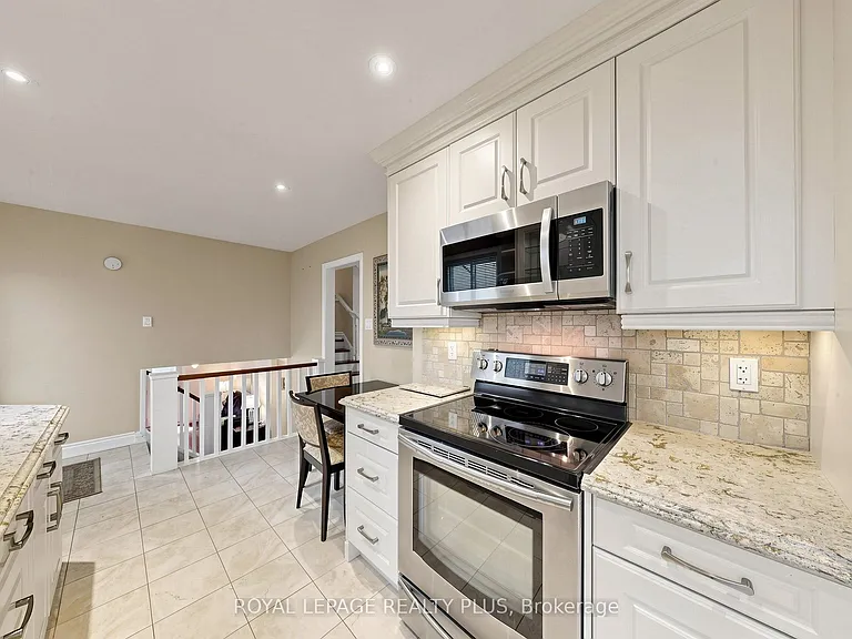 2328 Yolanda Dr — Photo 6