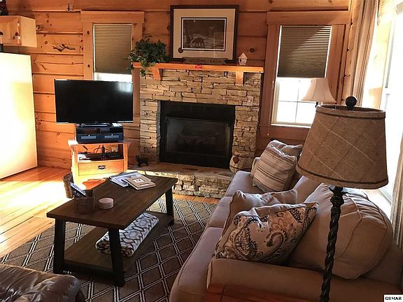 4th image of 1825 Silver Poplar Ln