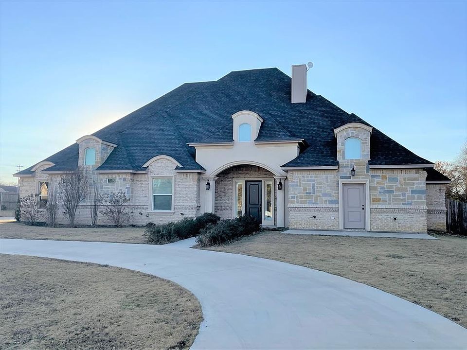 1st image of 3 Shady Creek Ln