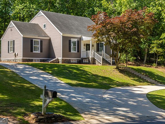 2nd image of 134 Mill Race Rd