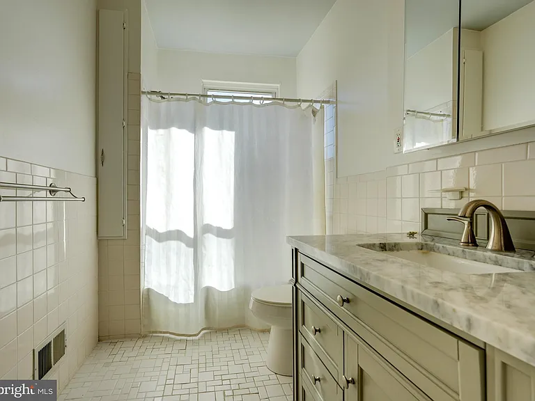1209 I St SE — Photo 27
