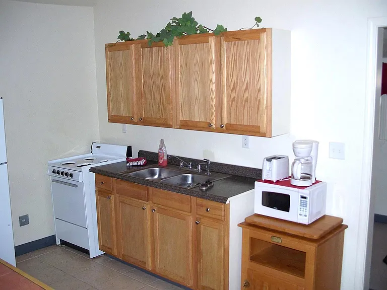 128 E Pine St — Photo 9
