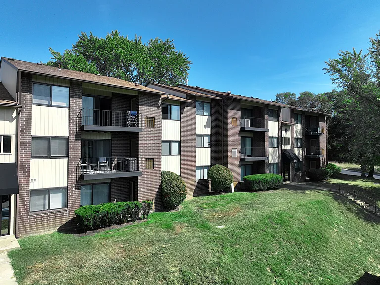 Riverwind at Chatham Park Drive — Photo 17