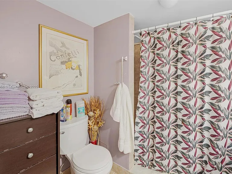 800 Independence Dr — Photo 8