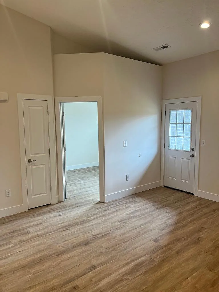 1 bed, 750 sqft, $1,295 — Photo 2