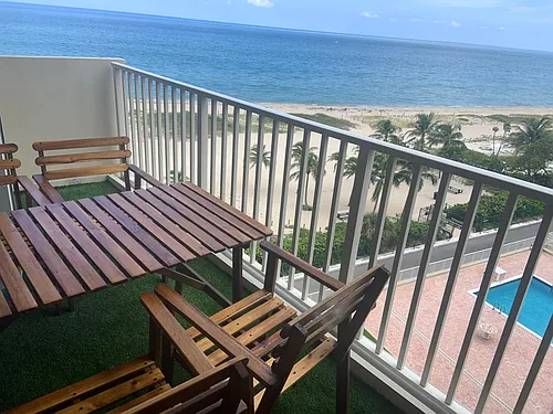 750 N Ocean Blvd Photo 1